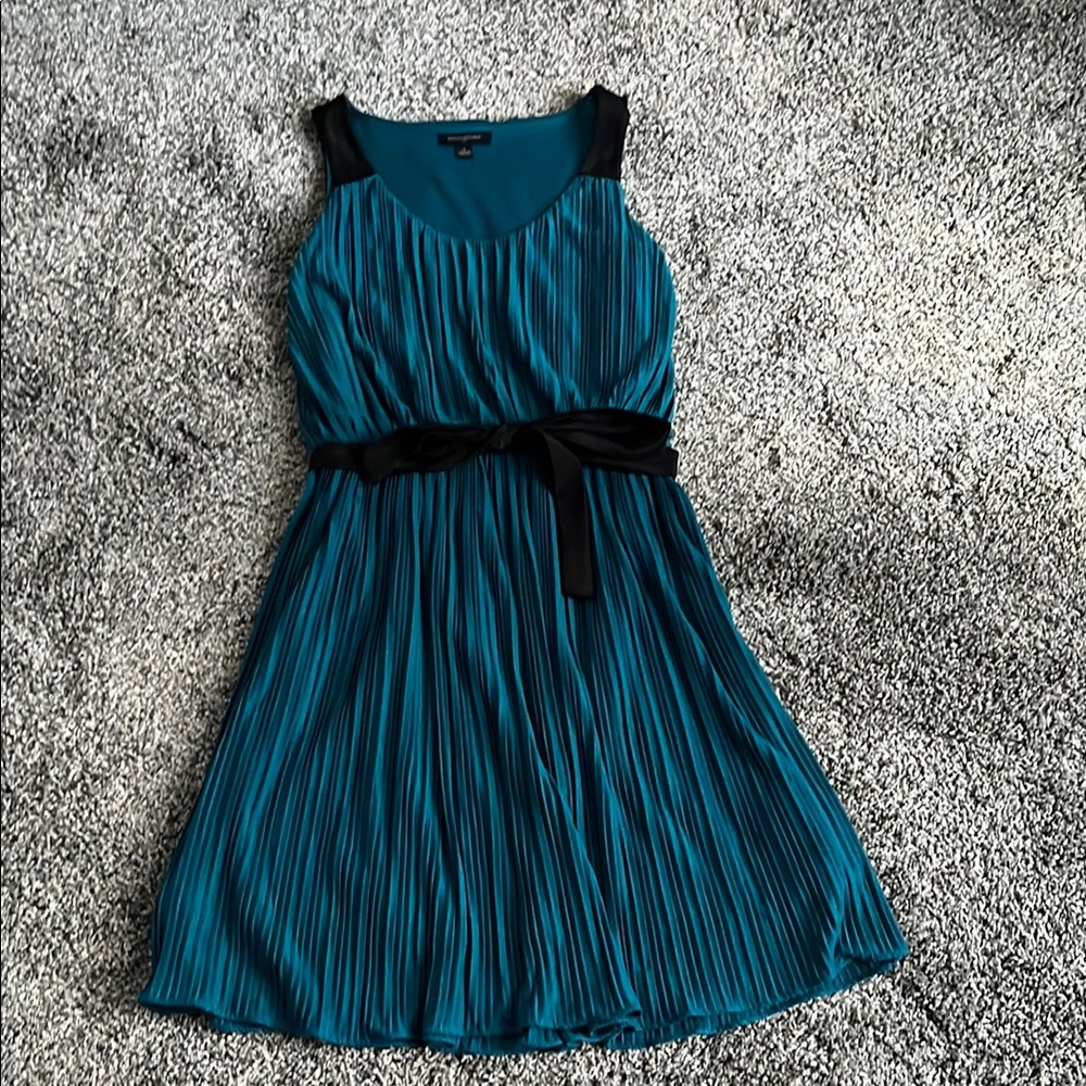 Banana Republic Woman’s Teal and Black Dress